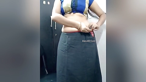 Sexy Bhabhi Shows Her Boobs And Pussy