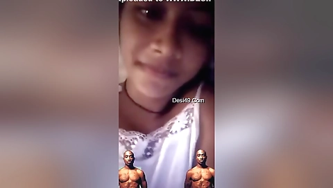 Cute Girl Shows Her Pussy To Lover On Video Call