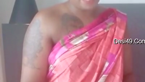 Today Exclusive- Nri Tamil Girl Play With Boobs