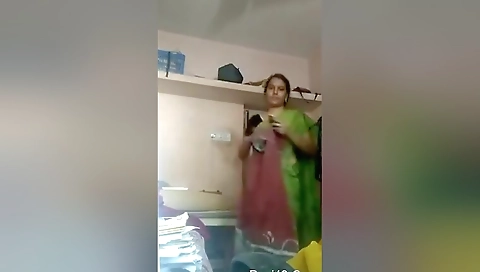 Today Exclusive- Sexy Telugu Girl Changing Her Cloths