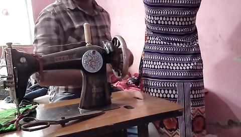 Tailor Ne Bhabhi Ka Naap Lete Lete Bhabhi Ko Hi Chod Dala