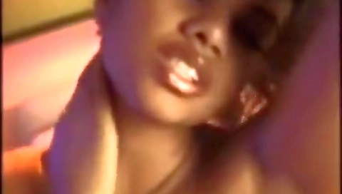 Slutty College Girl Seduces Fans With Her Amazing Figure And Sexy Moves