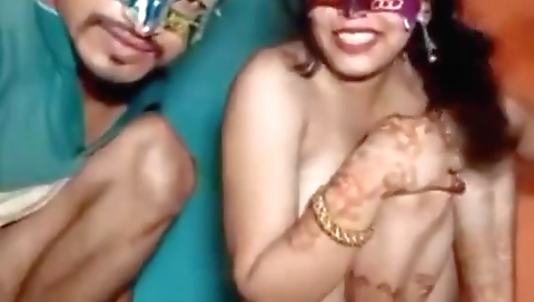 Deshi Bhabi Pissing