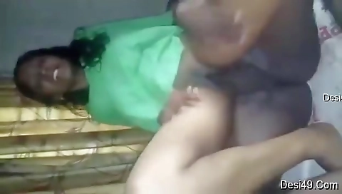 Exclusive- Sri Lankan Couple Romance And Fucking