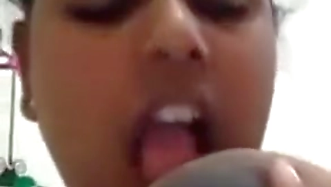 Super Horny Indian Girl Pussy Fingering Mms