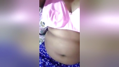 Today Exclusive- Tamil Girl Showing Her Boobs 1