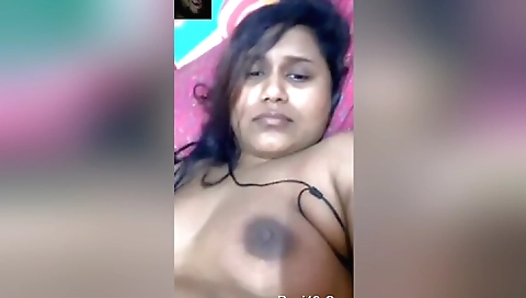 Today Exclusive- Sexy Lankan Bhabhi Showing Her Boobs On Video Call 2