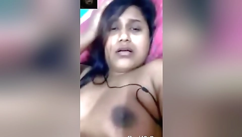Today Exclusive- Sexy Lankan Bhabhi Showing Her Boobs On Video Call 2