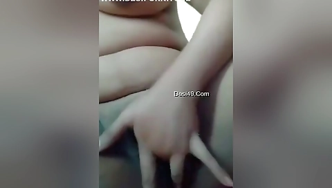 Today Exclusive- Desi Girl Record Her Nude Video For Lover