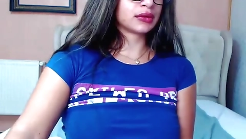Super Hot Desi Girl Showing Her Big Boobs