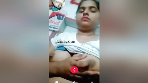 Sexy Desi Girl Showing Her Boobs