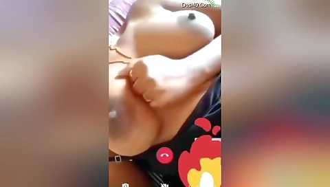 Exclusive- Sexy Tamil Girl Showing Her Boobs On Video Call