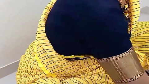 Noora Fatehi 2 Bartan Bechne Ai Thi Madrchod Ne Choda