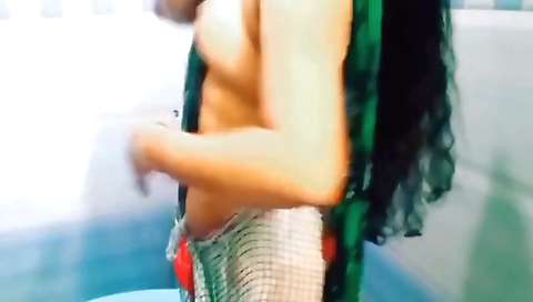 Bhabi Bathroom Me Nahate Wakt Pisab Kar Diya - Huge Boobs, Jaye Summers And India Summer