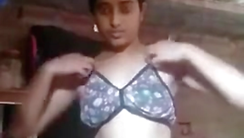 Desi Bangla Village Girl Leaked Dressing Video