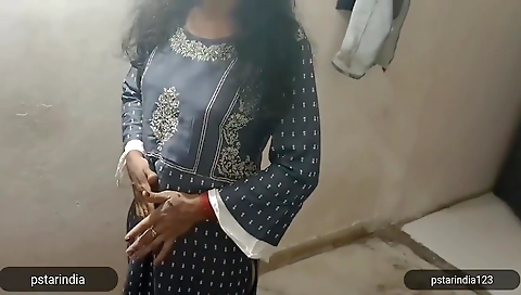 Indian Signal Hottest Bhabhi With Dildo Sex