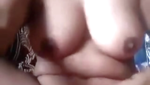 Desi Wife Exposing Her Beautiful Pussy On Cam