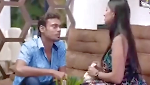 Aunty Ne Akele Me Bulakar Karwai Chudai