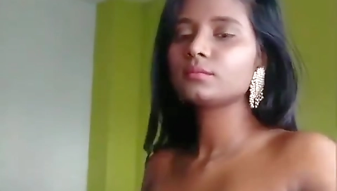 Sexy Indian Porn Girl Rubbing Her Big Boobs With Oil