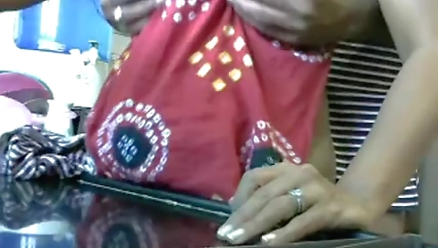 Indian Porn Video Of Mature Aunty Usha In Kitchen