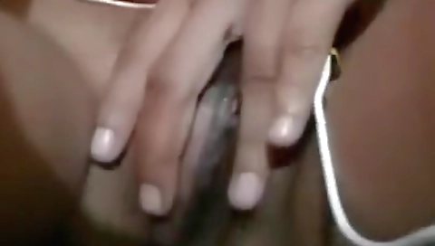 Today Exclusive- Desi Girl Showing Her Boobs