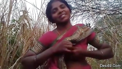 Exclusive- Desi Randi Bhabhi Outdoor Blowjob And Ridding Customer Dick 2