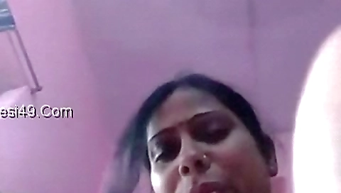 Today Exclusive- Sexy Priya Bhabhi Showing Her Boobs And Pussy On Video Call