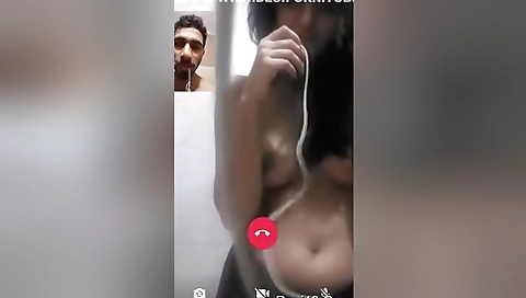 Today Exclusive- Sexy Paki Girl Showing Her Boobs And Wet Pussy On Video Call