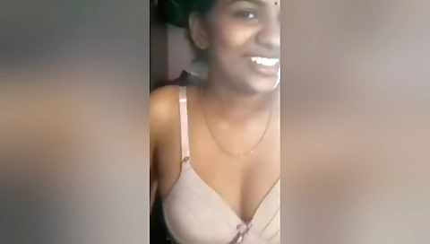Today Exclusive- Cute Lankan Tamil Girl Showing Her Boobs And Pussy 3