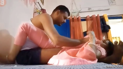 Exclusive- Desi Deaver Bhabhi Romance And Fucked Live Show