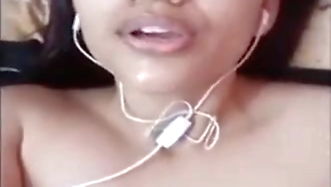 Desi Girl Showing Her Boobs And Pussy To Lover