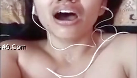 Desi Girl Showing Her Boobs And Pussy To Lover