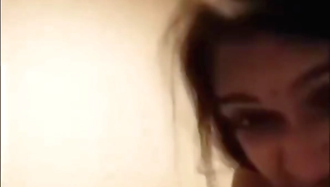 Exclusive- Super Sexy Look Desi Girl Gives Nice Blowjob To Lover