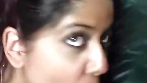 Today Exclusive- Super Hot Look Nri Girl Gives Nice Blowjob To Lover