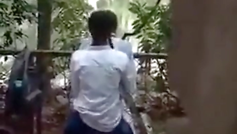 Today Exclusive- Desi Clg Lover Outdoor Romance And Sex Capture By