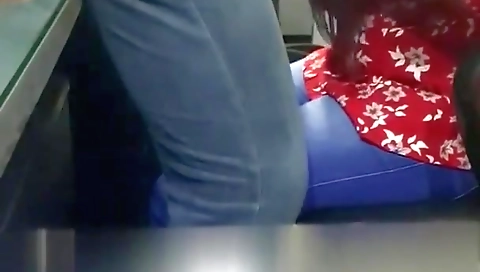 Today Exclusive- Lankan Girl Blowjob In Office