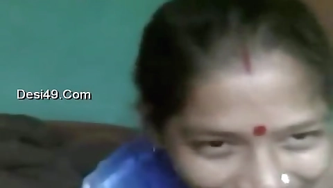 Exclusive- Desi Village Boudi Sucking Dewar Dick