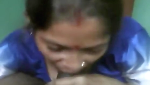 Exclusive- Desi Village Boudi Sucking Dewar Dick