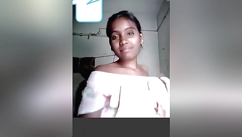Desi Village Girl Shows Boobs To Lover On Vc