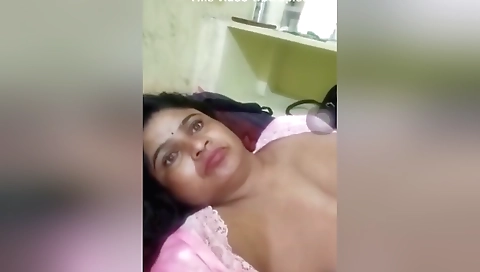 Today Exclusive- Telugu Bhabhi Showing Her Boobs