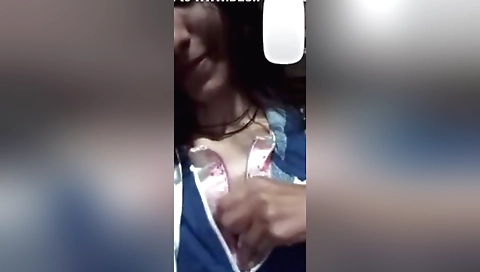 Today Exclusive- Sexy Paki Girl Showing Her Boobs