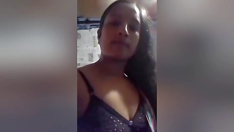 Today Exclusive- Bangla Girl Showing Her Boobs