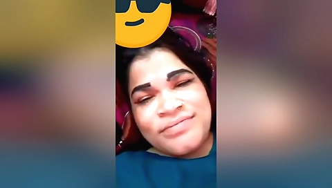 Today Exclusive- Horny Bhabhi Showing Her Boobs And Pussy