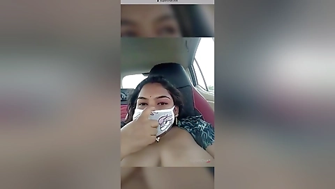 Bhabhi Shows Her Boobs On Live Show