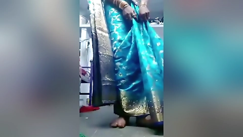 Desi Village Tamil Bhabhi Shows Her Nude Body 4