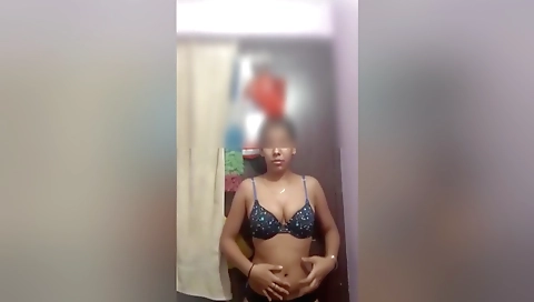 Cute Indian Girl Shows Her Boobs And Pussy 1